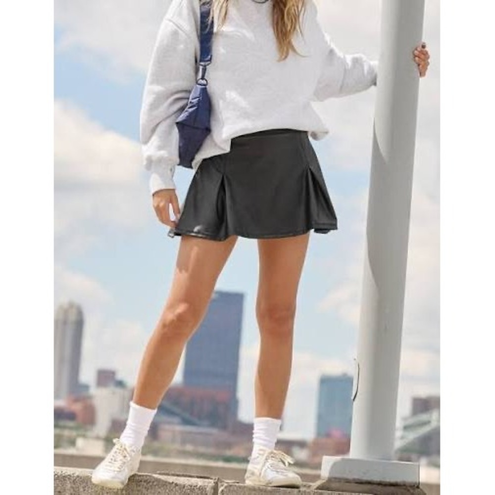 NWOT - Offline by Aerie - Real Luxe Faux Leather Mini Skirt with Shorts Sz M
